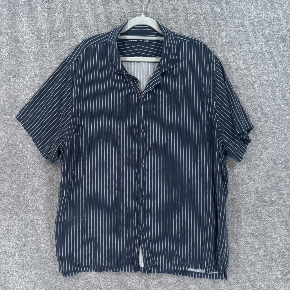 Abercrombie & Fitch Shirt Mens XXL Blue Short Sleeve Button Up Pinstripe Viscose